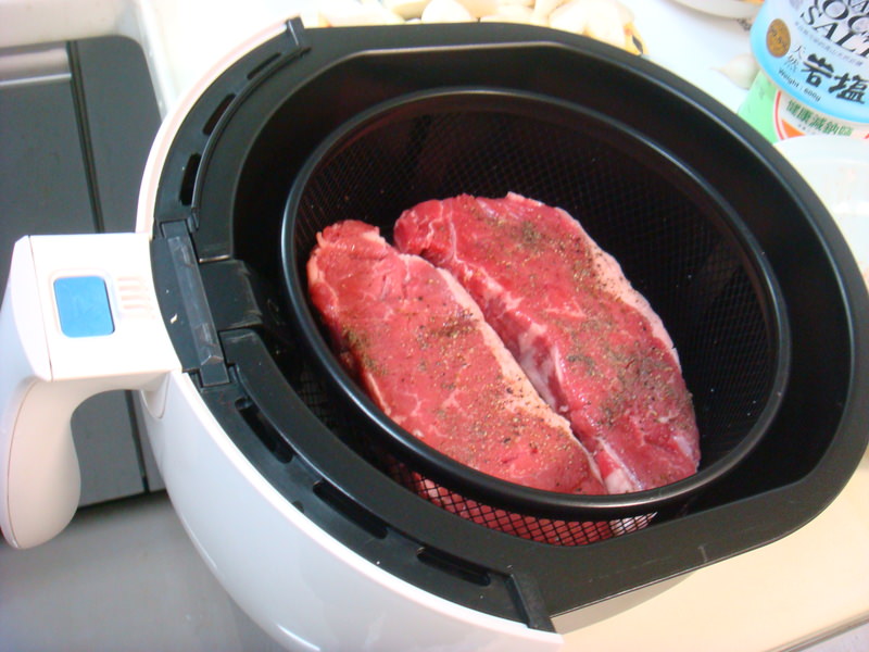 我的廚房新寵兒~氣炸鍋 您也可以很有氣質的煎牛排 - 第15張圖 我的廚房新寵兒~氣炸鍋 您也可以很有氣質的煎牛排