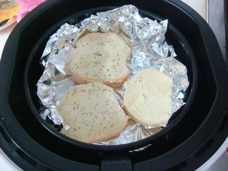 氣炸鍋好好用 早午餐之烤法國麵包、玉米可樂餅、秋刀魚、去骨雞腿 - 第3張圖 氣炸鍋好好用 早午餐之烤法國麵包、玉米可樂餅、秋刀魚、去骨雞腿