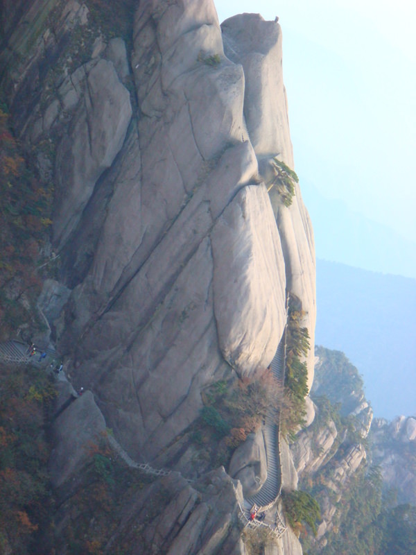 2012.10 黃山、宏村古民居、千島湖5日遊 - 第72張圖 DSC01900--百步雲梯.JPG - 2012.10 黃山、宏村古民居、千島湖5日遊