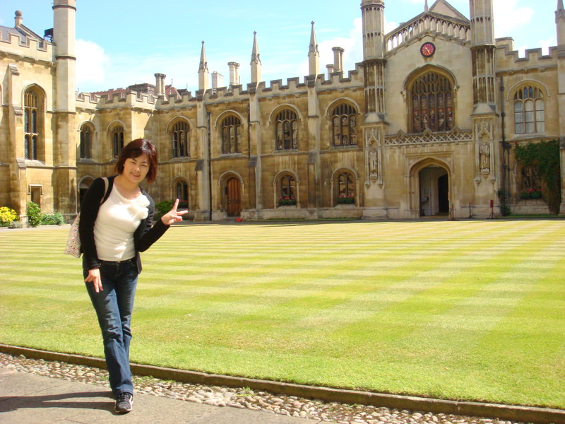 2009.5 英國愛丁堡、湖區彼得兔、史前巨石群九日遊 (上) - 第18張圖 DSC02501-國王學院內院.JPG - 2009.5 英國9日遊