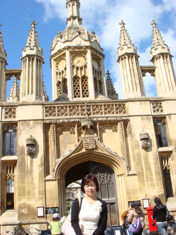 2009.5 英國愛丁堡、湖區彼得兔、史前巨石群九日遊 (上) - 第24張圖 DSC02513-國王學院大門.JPG - 2009.5 英國9日遊