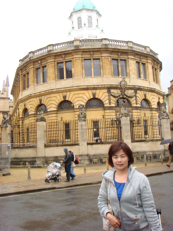 2009.5英國愛丁堡、湖區彼得兔、史前巨石群九日遊(下) - 第118張圖 DSC03208--謝爾登劇院.JPG - 2009.5 英國9日遊